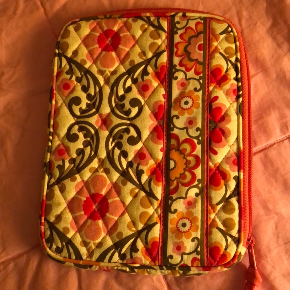 VB kindle zip sleeve